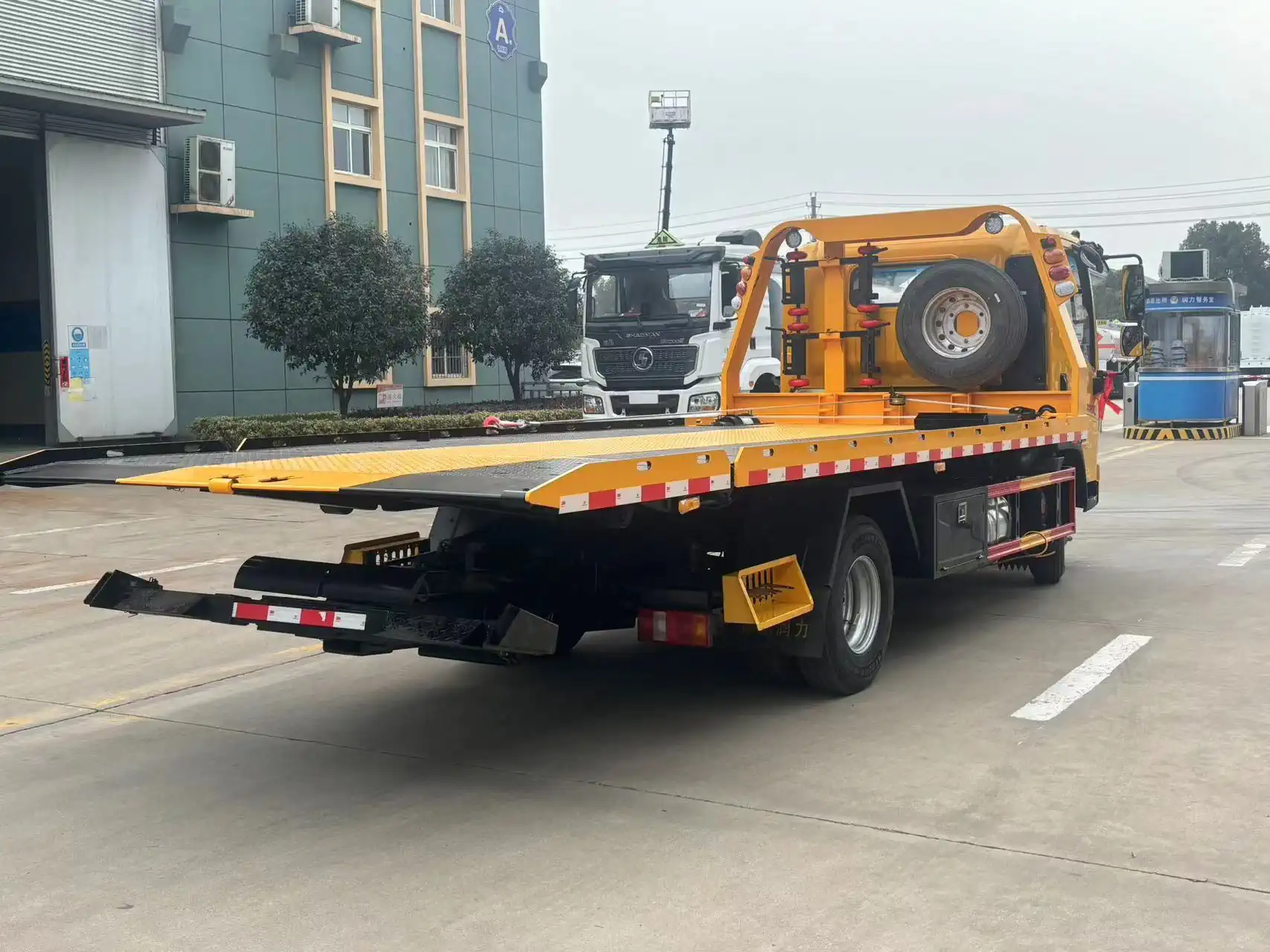 Wrecker with 6Ton 12000km Long-Lasting Rear Axle