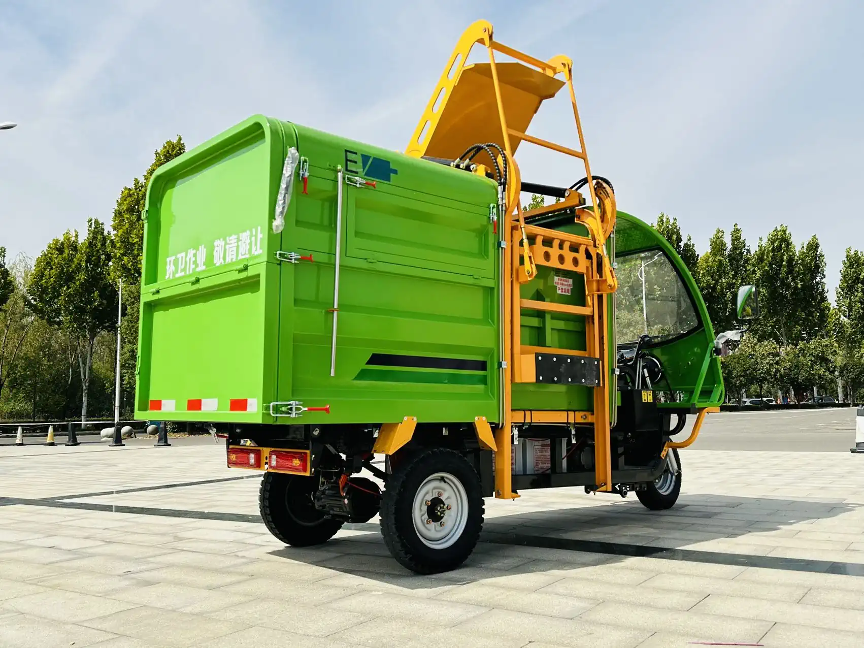 Hydraulic Garbage Tricycle