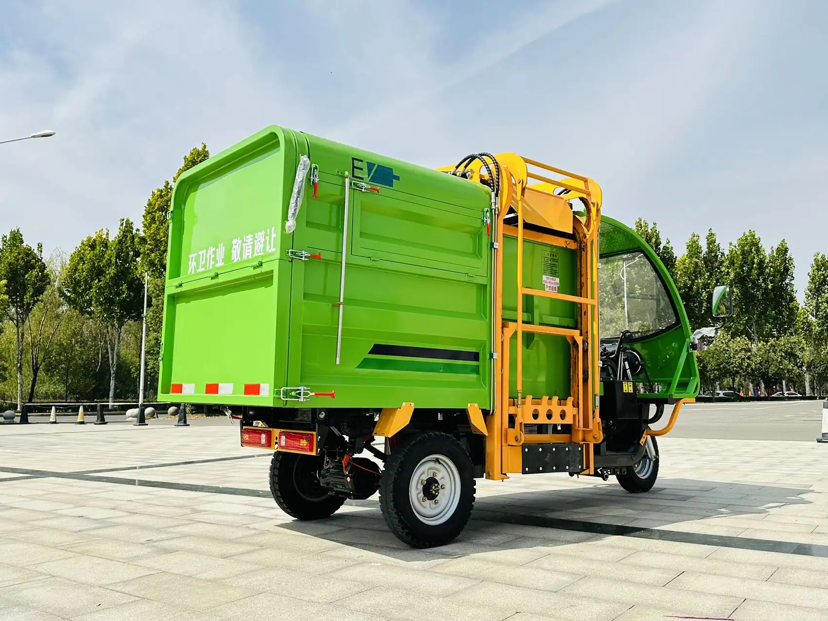 Side Loading Refuse Vehicle