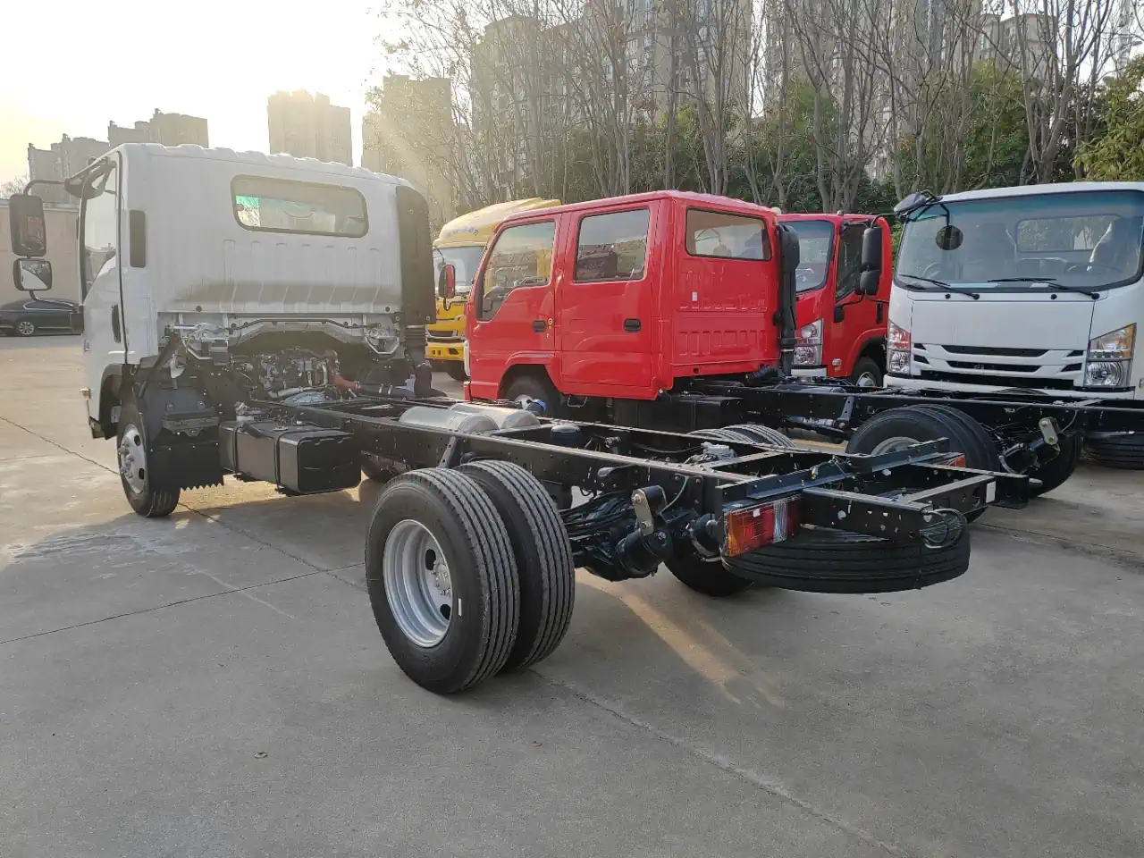 120HP 130HP 132HP Isuzu KV100 Chassis – 5 6 Speed Gearbox for Light Commercial Vehicle