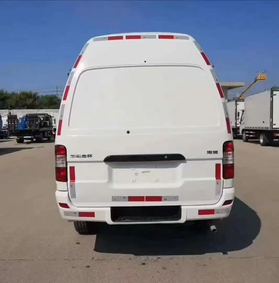 5.35m Mini Refrigerated Box Van Based on Jinbei Hiace Chassis