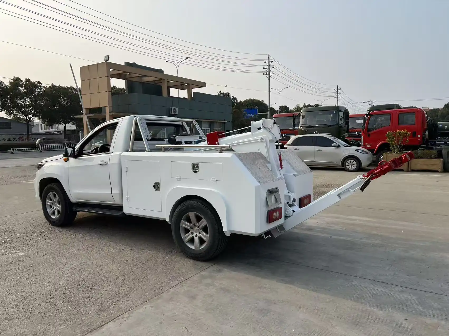 Customizable FOTON 4WD Road Wrecker Truck with Optional Running Board & Head-board Rack for Export