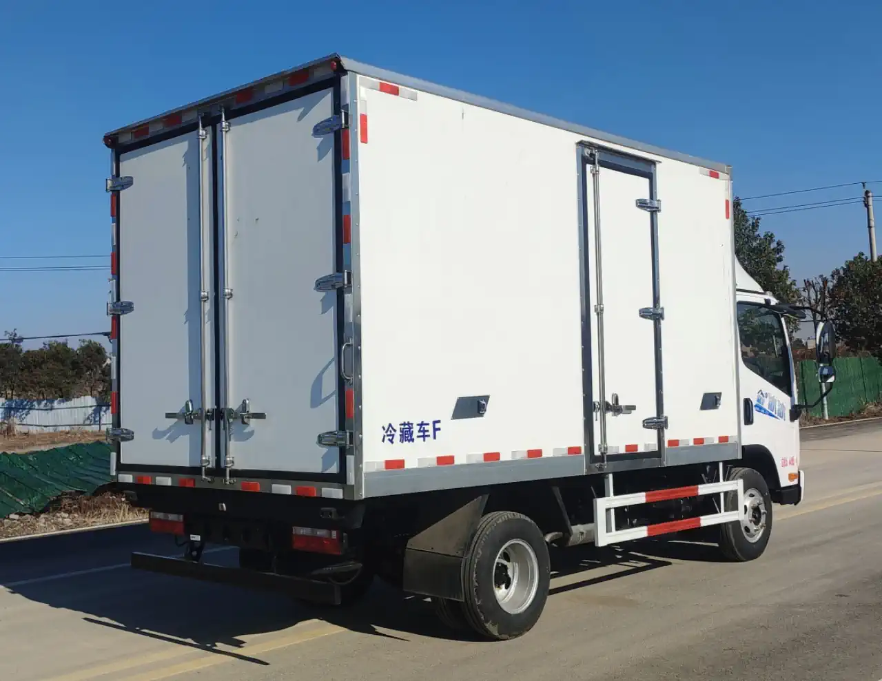 Euro VI Jiefang CA5044XLC Refrigerated Truck for Fresh Food Transportation