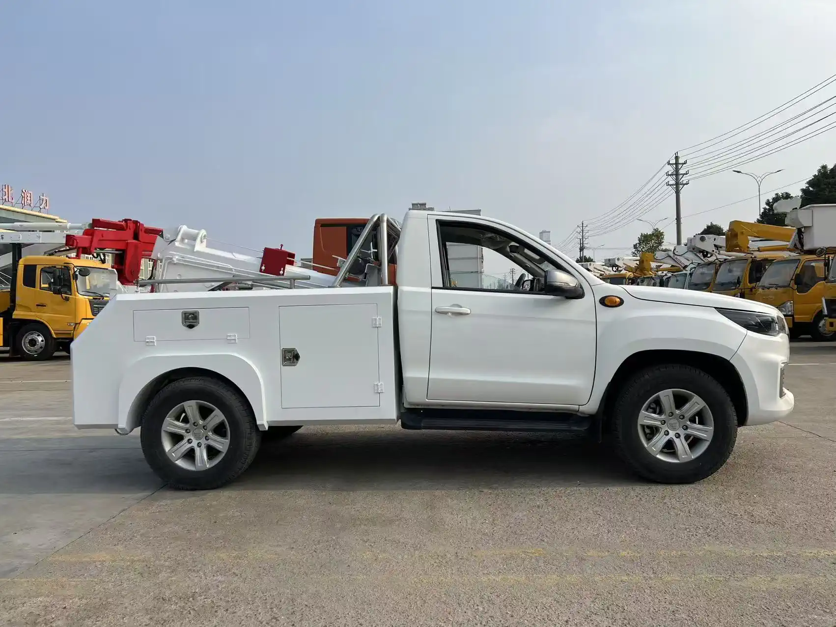 FOTON Under-lift Tow Arm Wrecker Truck with 530kg Max Under-lift Mass for Roadside Assistance Operations
