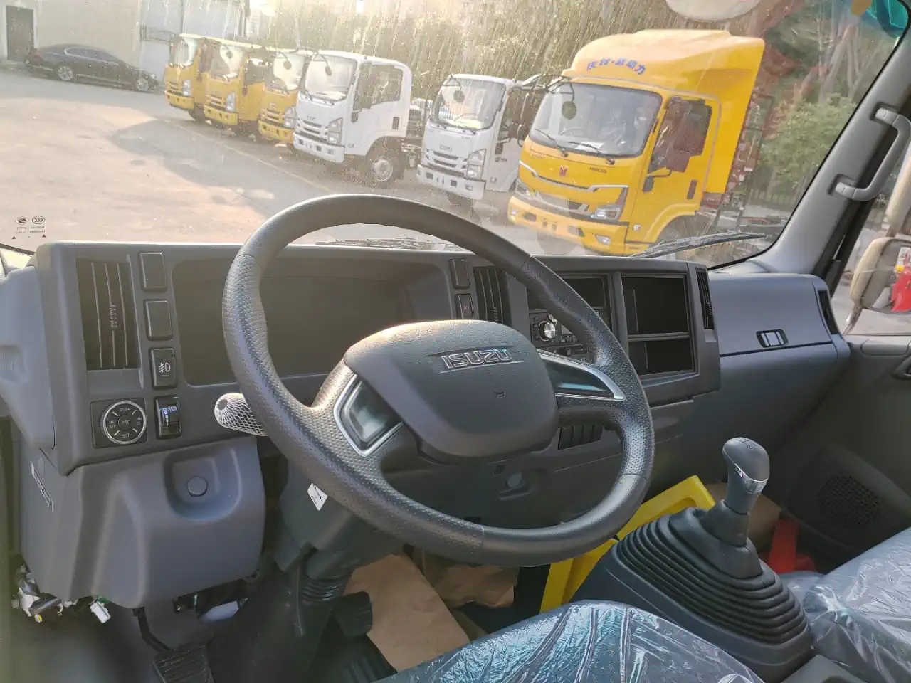 Isuzu KV100 Chassis 3X Wide Cab 120HP 130HP 132HP For Light Truck And Special Vehicle