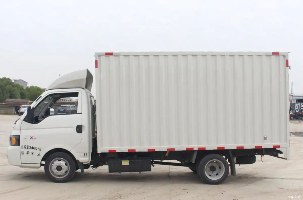 JAC Kaida X5 1.6L DAM16KL Refrigerated Truck with Optional Side Door and Air Channel