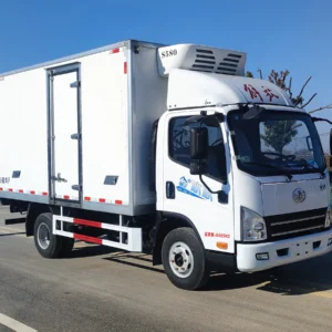 Light Duty Jiefang Refrigerated Truck 5995mm Overall Length Cold Chain Truck